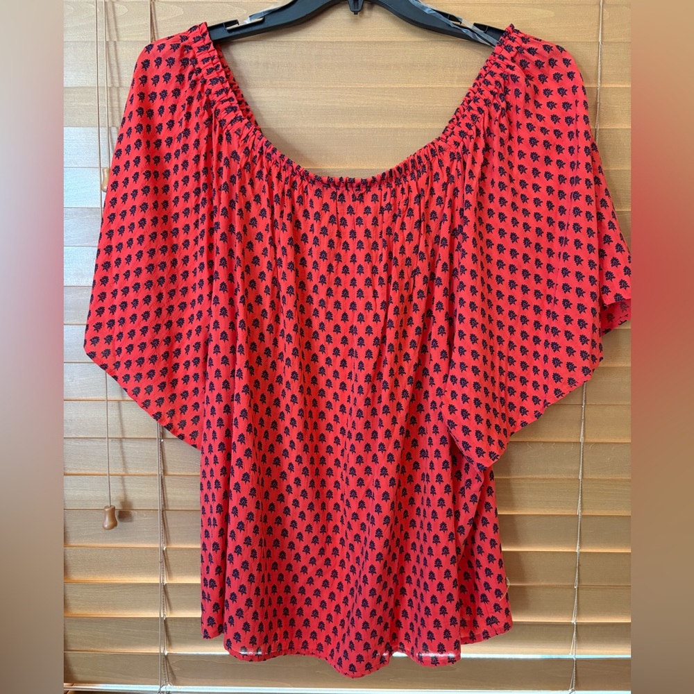 Zac & Rachel Woman NWT Elegant Poppy Red Blouse with Blue Patterns. Size 2X - Picture 5 of 8